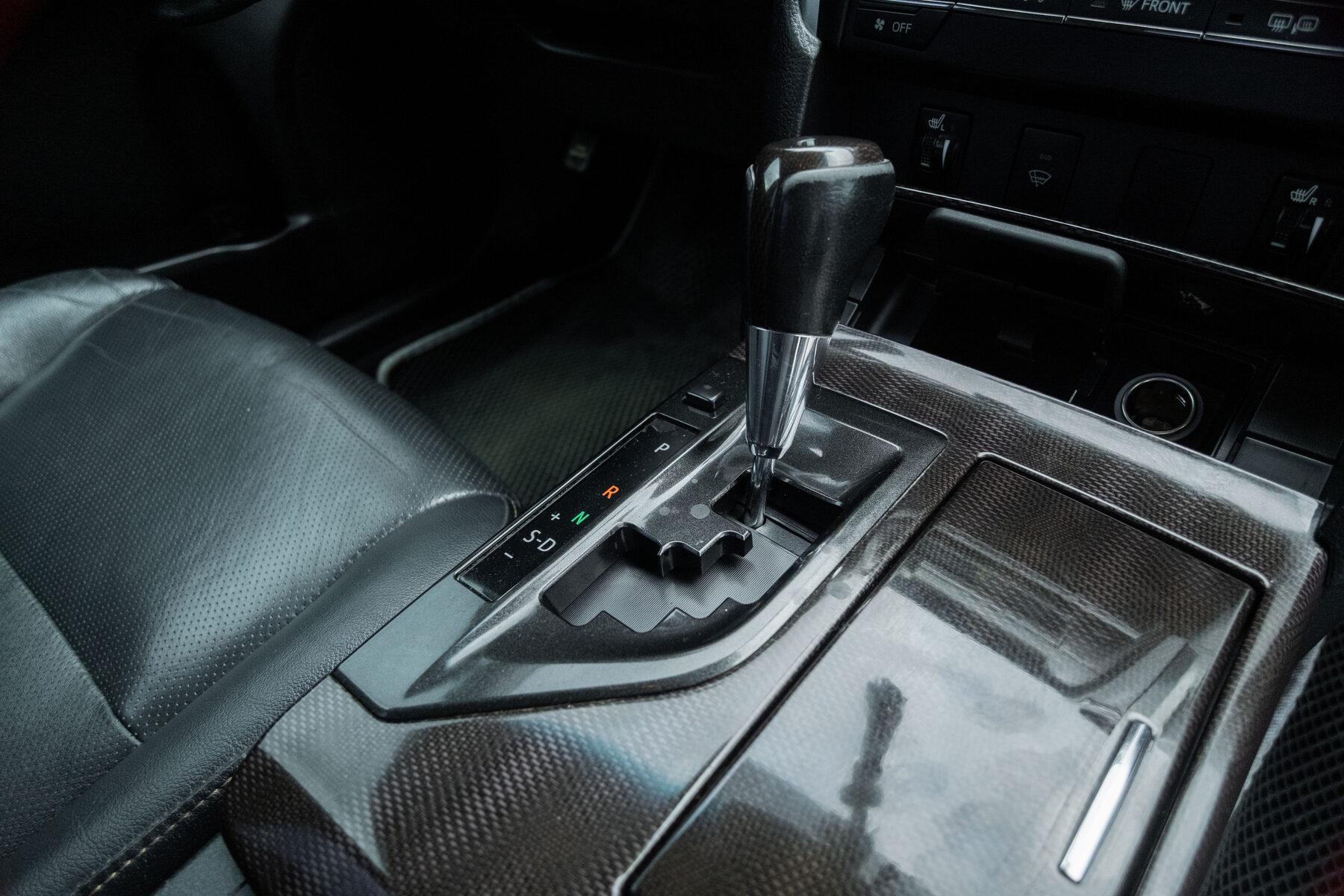 Toyota Camry, руль и приборы